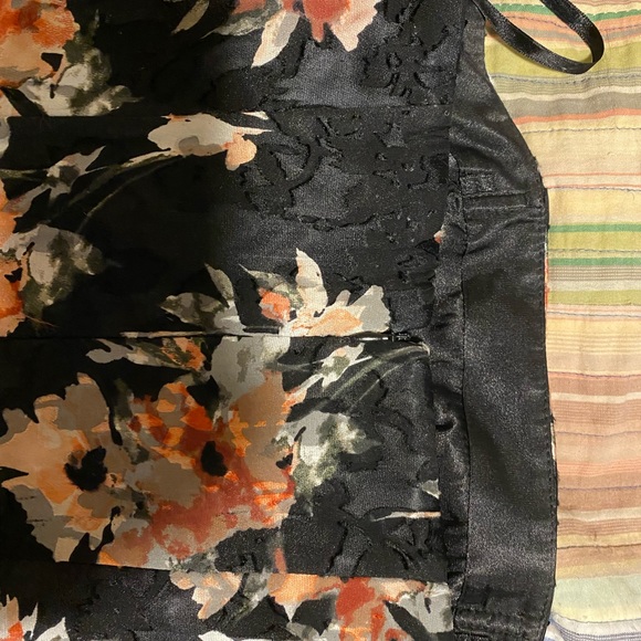 Black dress with flowers for event - size small - beautiful - Picture 5 of 7